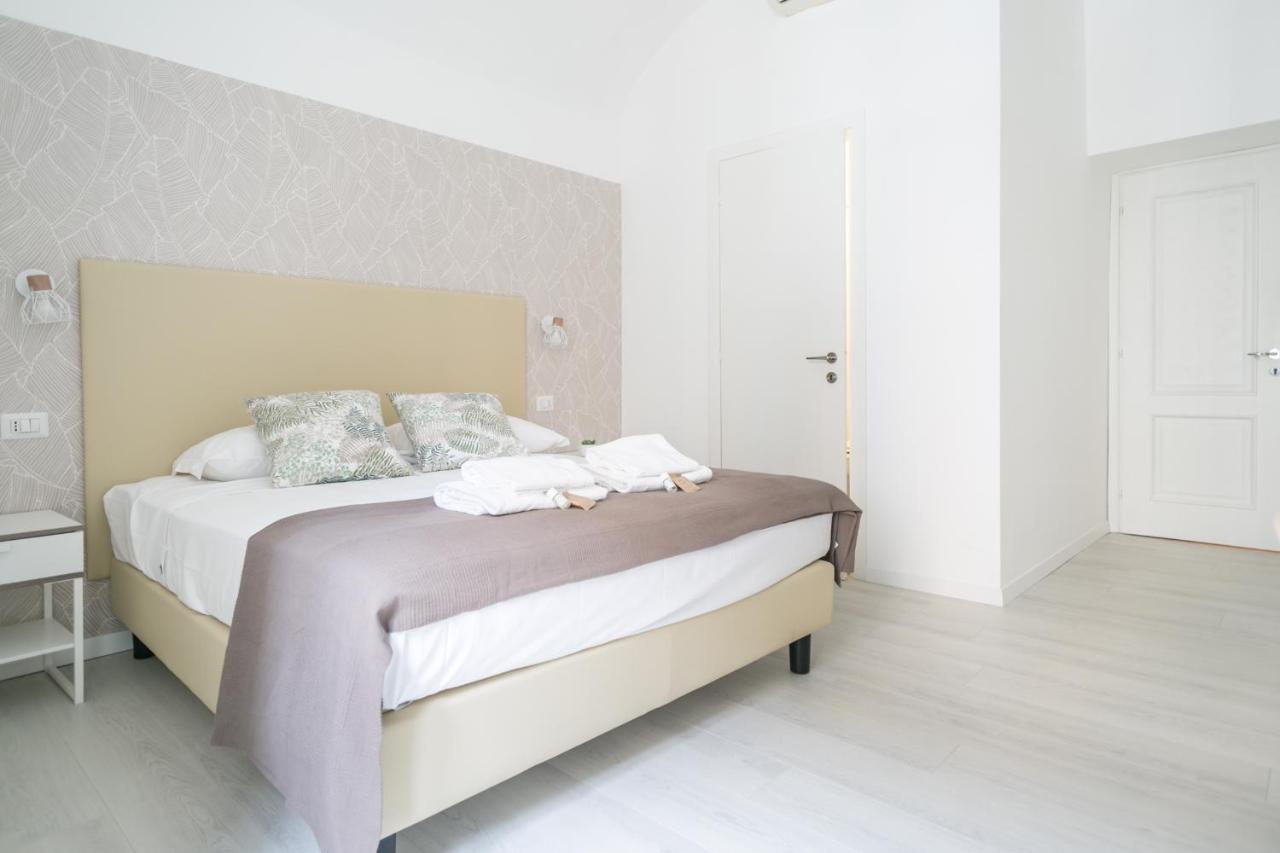 White Candia Bed & Breakfast Roma